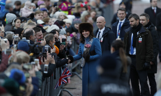 image: Her møter Kate og William folket